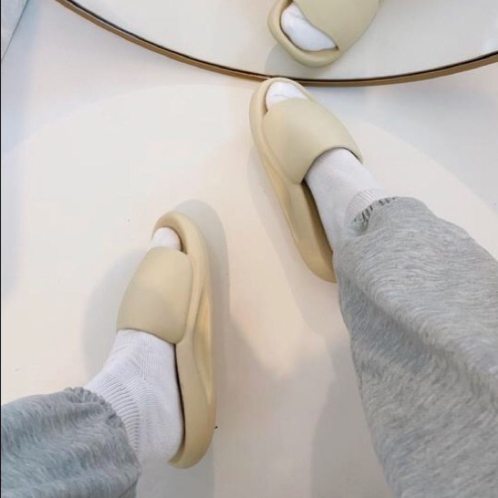 New white super comfy slide